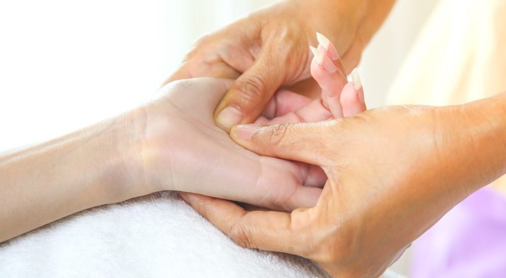 female-hand-massage-with-pressure-point-massage-1170x550